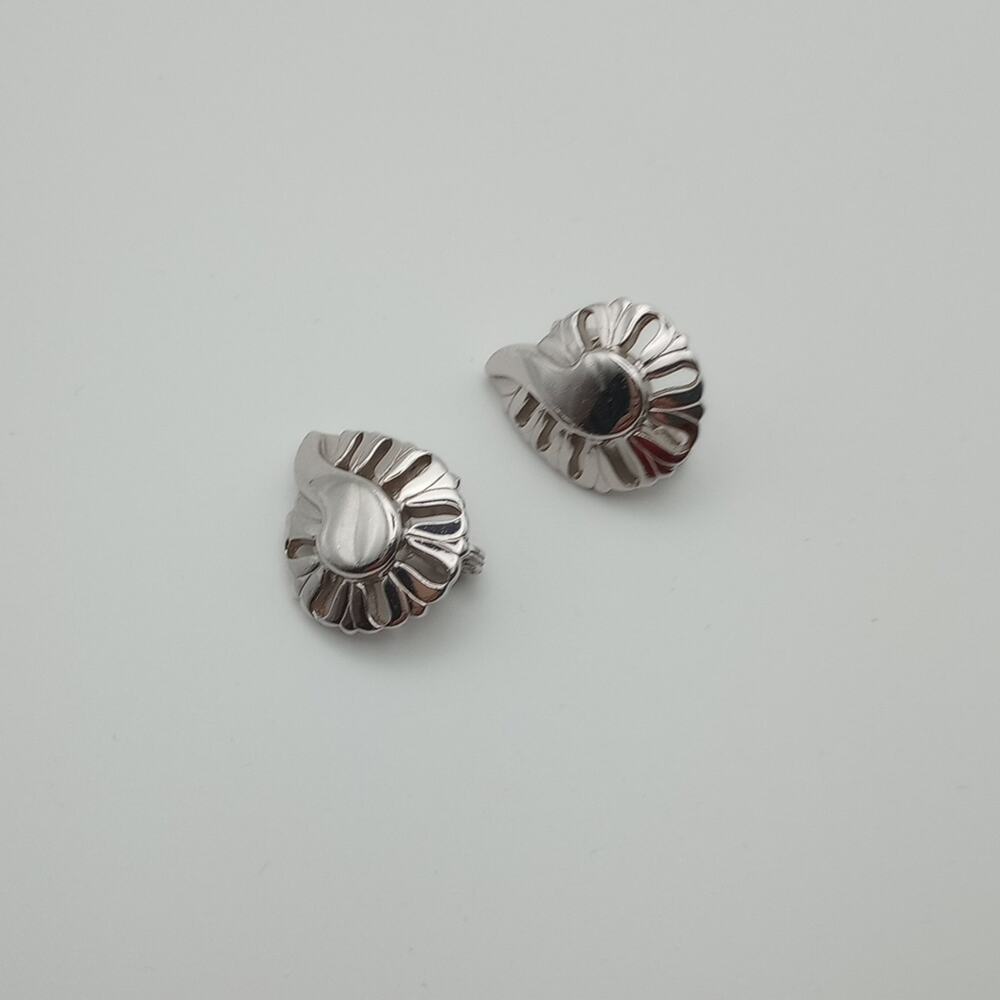 Vintage Monet Clip On Earrings Silver Tone Tear Drop Patent Pending